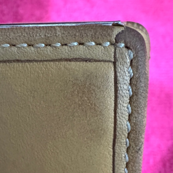 Vintage Coach Leather Bifold Wallet in Tan - Picture 16 of 16